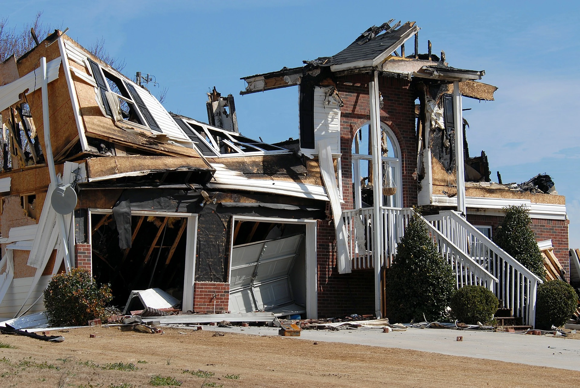 Vivienda en ruinas después de un incendio